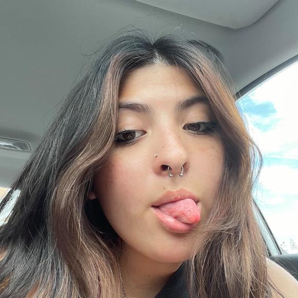 Meet your Posher, Sierra - Picture 1 of 1